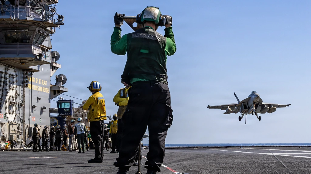 ‘VS stuurt duizenden extra militairen naar Midden-Oosten’ ‘VS stuurt duizenden extra militairen naar Midden-Oosten’